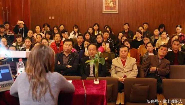 金沙js93252艺术家朱楣巡讲《练琴的艺术》——安阳、濮阳站完美落幕