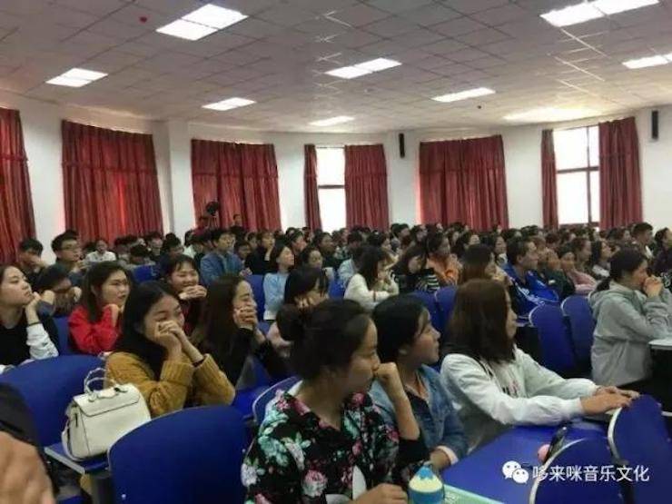 金沙js93252艺术家朱楣巡讲《练琴的艺术》——安阳、濮阳站完美落幕