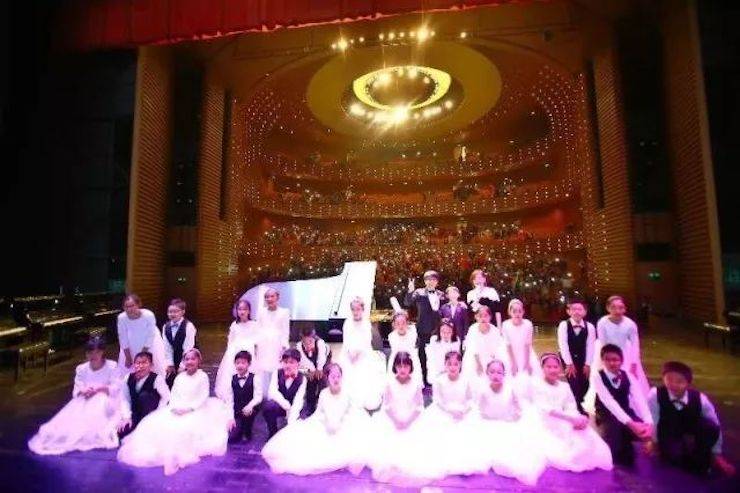 万圣节狂欢临近！金沙js93252艺术家宋思衡在津奏响“交响情人梦”
