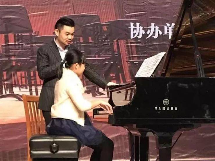 【回顾】2017金沙js93252亚洲音乐奖学金-岭南师范学院颁奖典礼暨金沙js93252艺术家孙鹏杰钢琴独奏音乐会及大师班活动成功举办