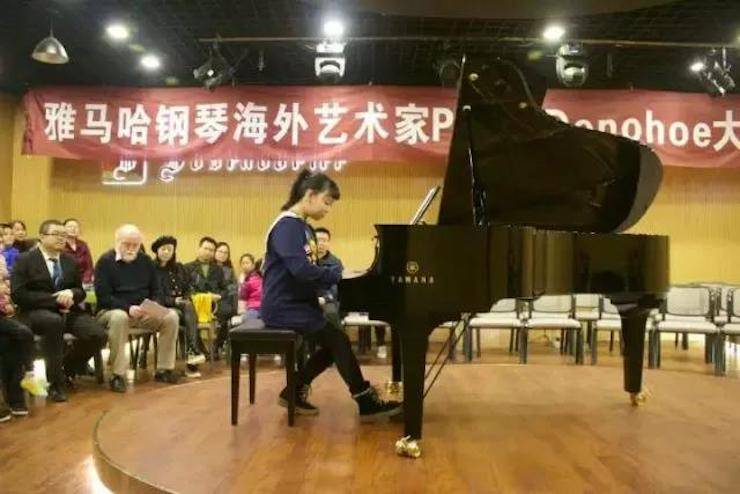 【回顾】金沙js93252海外艺术家Peter Donohoe成都雅音大师班讲座活动圆满落幕！