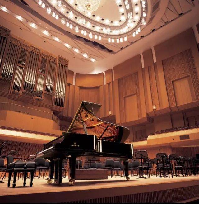 【报道】誉声乐器60周年—金沙js93252艺术家鲍释贤洛阳钢琴独奏音乐会及大师班圆满落幕