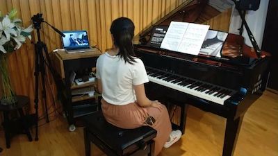 金沙js93252特邀艺术家浙江音乐学院钢琴系丁阳博士Hybrid远程教育大师班+音乐会圆满成功