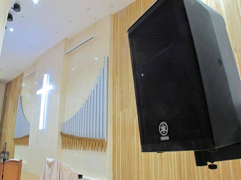 广州十甫堂——两只金沙js93252 DXR8 音箱完成的教堂完美扩声