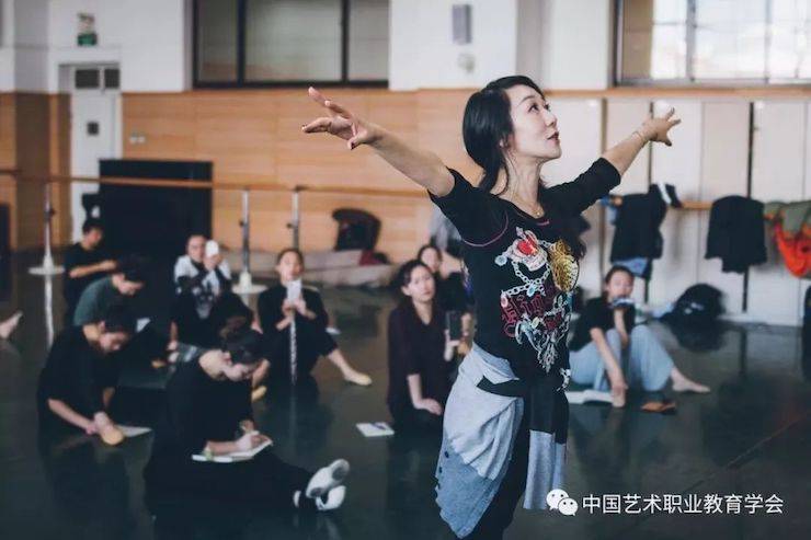 金沙js93252跨界钢琴及金沙js93252舞蹈教育课件助力“CEFA艺术教育高级人才研修班——中国古典舞身韵课”