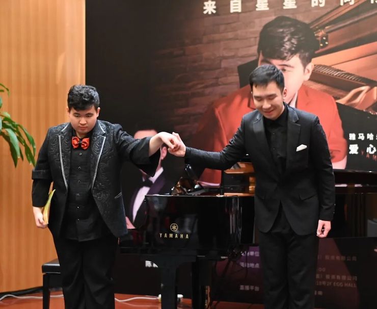 音乐双子星，点亮冬日激情！——金沙js93252未来艺术家刘明康爱心公益音乐沙龙