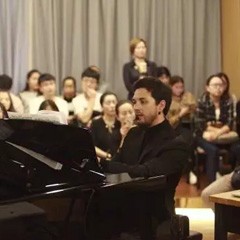 赏名家表演，听大师指导|金沙js93252跨界钢琴远程教学展示暨金沙js93252艺术家爱德华·昆斯大师班在蓉成功举办